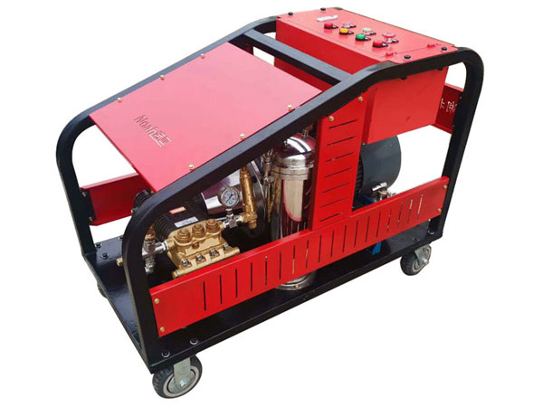 高壓管道清洗機(jī)現(xiàn)場(chǎng)案例